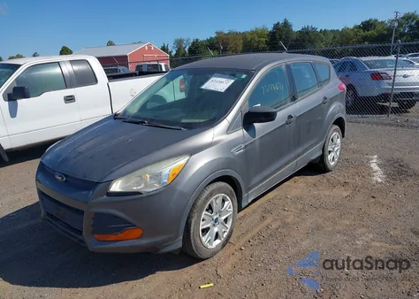 2013 Ford Escape S z USA, uszkodzony, nr VIN 1FMCU0F71DUB09745